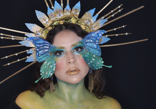 Maquillaje de fantasía diosa con corona alada, curso Maquillaje Profesional Santiago