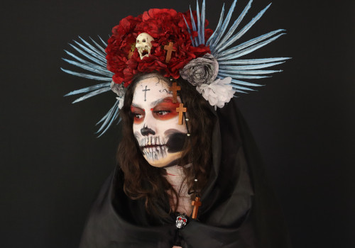 Maquillaje de Catrina día de los muertos con tocado floral, curso profesional escuela Eva Berndt